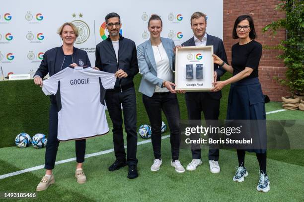 Martina Voss-Tecklenburg, head coach of Germany , Sundar Pichai, CEO Google and Alphabet, Almuth Schult, national player of Germany, Holger Blask,...