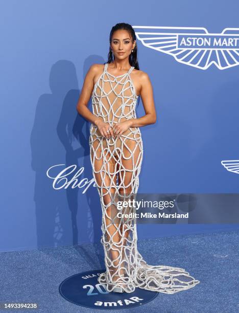 Shay Mitchell attends the amfAR Cannes Gala 2023 at Hotel du Cap-Eden-Roc on May 25, 2023 in Cap d'Antibes, France.