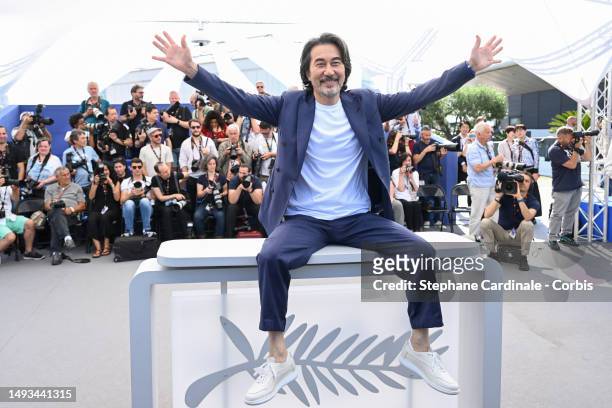 Kōji Yakusho attends the "Perfect Days" photocall at the 76th annual Cannes film festival at Palais des Festivals on May 26, 2023 in Cannes, France.