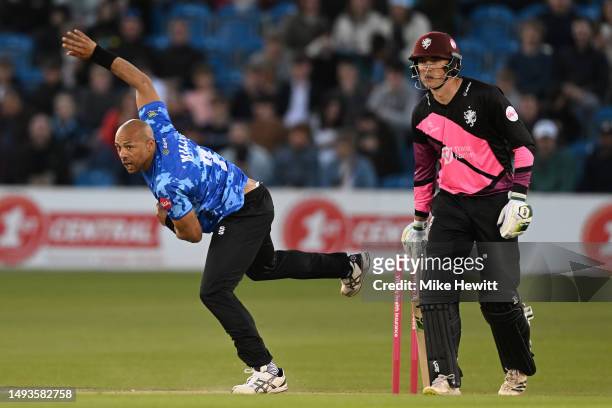 Tymal Mills of Sussex bowls as non striking batsman Tom Banton of Somerset looks on during the Vitality Blast T20 match between Sussex Sharks and...