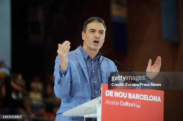 The secretary general of the PSOE and president of the Government, Pedro Sanchez, during the PSC's final electoral campaign event, at the Vall...