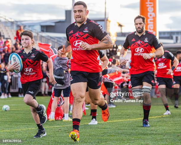 The Crusaders take the field during the round 14 Super Rugby Pacific match between Crusaders and NSW Waratahs at Orangetheory Stadium, on May 27 in...