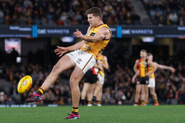 Luke Breust of the Hawks kicks a goal during the round 11 AFL match between St Kilda Saints and Hawthorn Hawks at Marvel Stadium, on May 27 in...