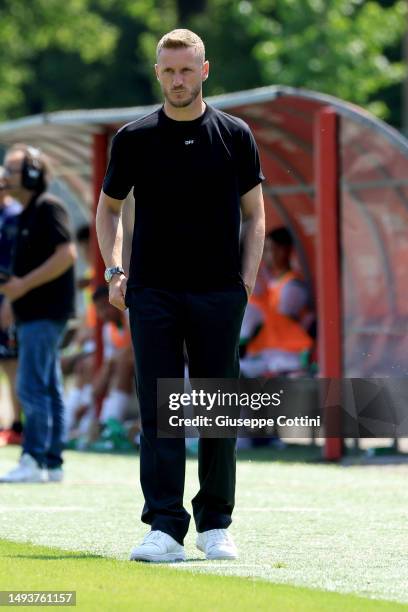 Ignazio Abate Head coach of AC Milan looks on during the Primavera 1 match between AC Milan U19 and Sassuolo U19 at Centro Sportivo Vismara - PUMA...