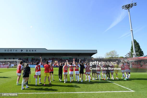 Players of Arsenal acknowledge the fans following the FA Women's Super League match between Arsenal and Aston Villa at Meadow Park on May 27, 2023 in...