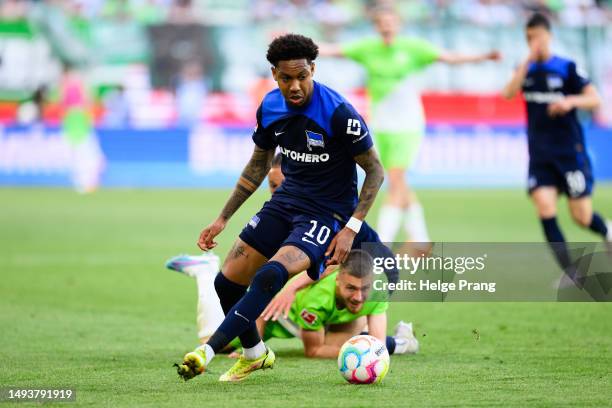 Jean-Paul Boetius of Berlin controls the ball during the Bundesliga match between VfL Wolfsburg and Hertha BSC at Volkswagen Arena on May 27, 2023 in...