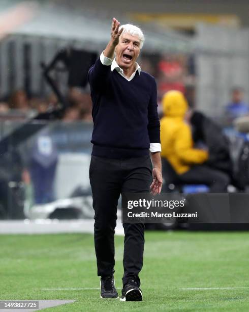 Gian Piero Gasperini, Head Coach of Atalanta BC, reacts during the Serie A match between FC Internazionale and Atalanta BC at Stadio Giuseppe Meazza...