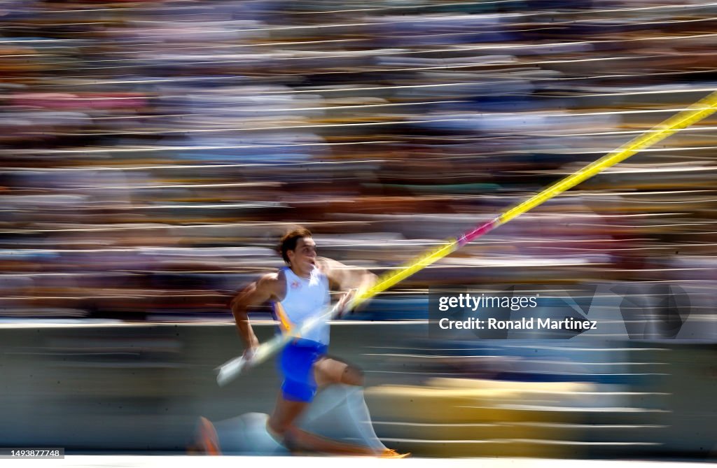 Mondo Duplantis competes in the pole vault during 2023 USATF LA Grand