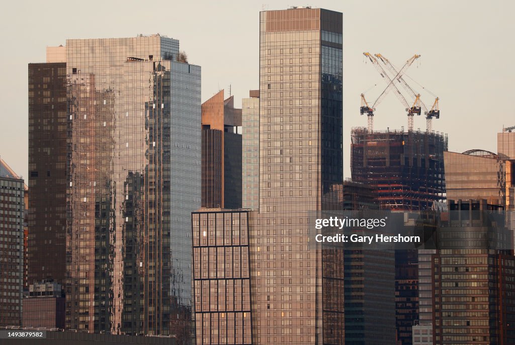 JPMorgan Chase Headquarters Rises in New York City