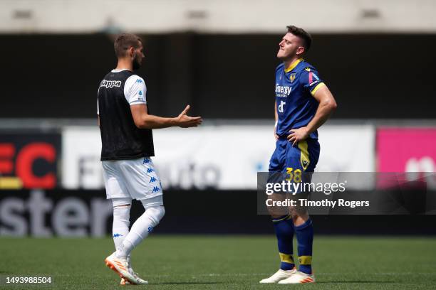 Adolfo Gaich reacts at the final whistle of the Serie A match between Hellas Verona and Empoli FC at Stadio Marcantonio Bentegodi on May 28, 2023 in...