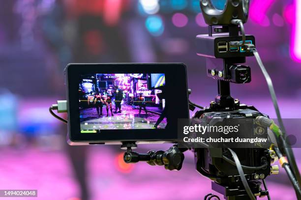 professional video camera at the studio is broadcast live - filmstudio stockfoto's en -beelden