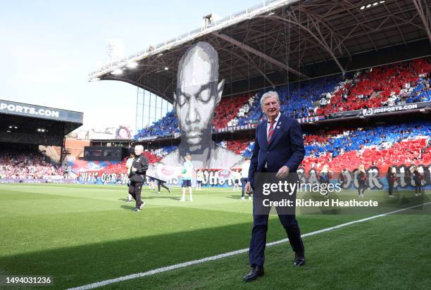 Roy Hodgson, Manager of Crystal Palace as fans pay tribute to Faithless musician and Crystal Palace fan Maxi Jazz prior to the Premier League match...