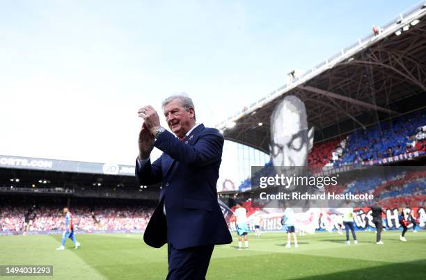 Roy Hodgson, Manager of Crystal Palace, applauds the crowd as fans pay tribute to Faithless musician and Crystal Palace fan Maxi Jazz prior to the...