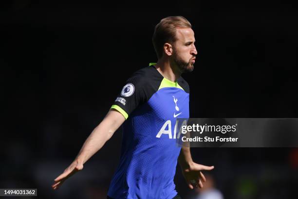 Harry Kane of Tottenham Hotspur celebrates after scoring the team's first goal during the Premier League match between Leeds United and Tottenham...