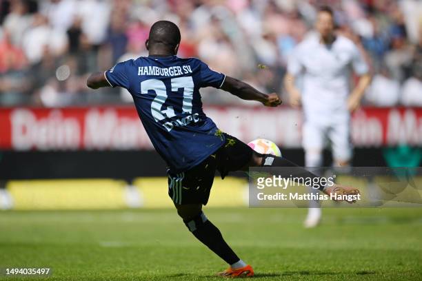 Jean-Luc Dompe of Hamburger SV scores the team's first goal during the Second Bundesliga match between SV Sandhausen and Hamburger SV at BWT-Stadion...