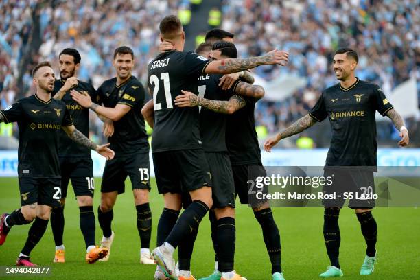 Elseid Hysaj of SS Lazio celebrates a opening goal with his team mates during the Serie A match between SS Lazio and US Cremonese at Stadio Olimpico...