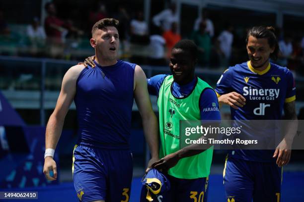 Adolfo Gaich of Verona celebrates his goal with Yayah Kallon and Milan Djuric during the Serie A match between Hellas Verona and Empoli FC at Stadio...
