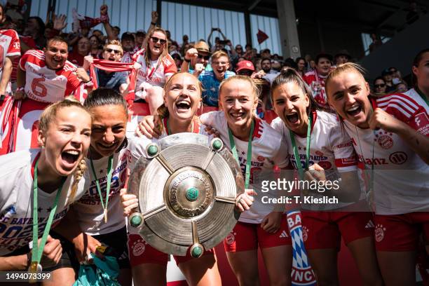 The team of FC Bayern Muenchen celebrate the bundesliga title after the FLYERALARM Frauen-Bundesliga match between FC Bayern München and 1. FFC...