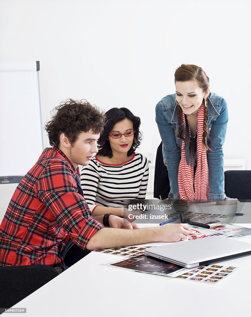 Kreatives Meeting in einem Boardroom