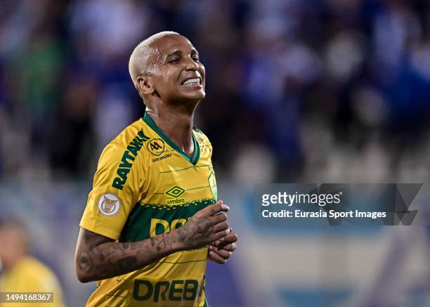 Deyverson Acosta of Cuiabá runs in the field during Brasileirao 2023 match between Cruzeiro and Cuiaba at Arena do Jacaré on May 22, 2023 in Belo...