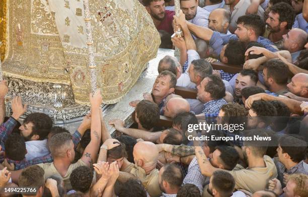 The Virgin of El Rocio processions through the streets of the village, May 29 in El Rocio . The Virgin of El Rocio leaves her Hermitage after the...