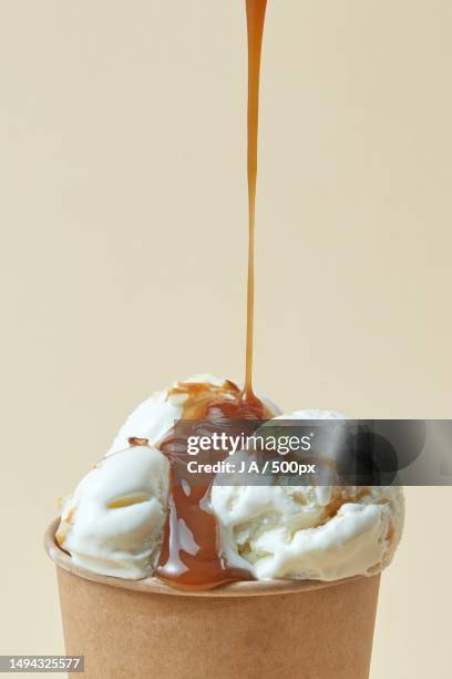 ice cream,swiss cottage,london,united kingdom,uk - eisbecher stock-fotos und bilder