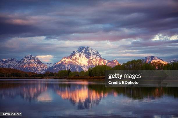 lever de soleil dans le parc national de grand teton - moran photos et images de collection