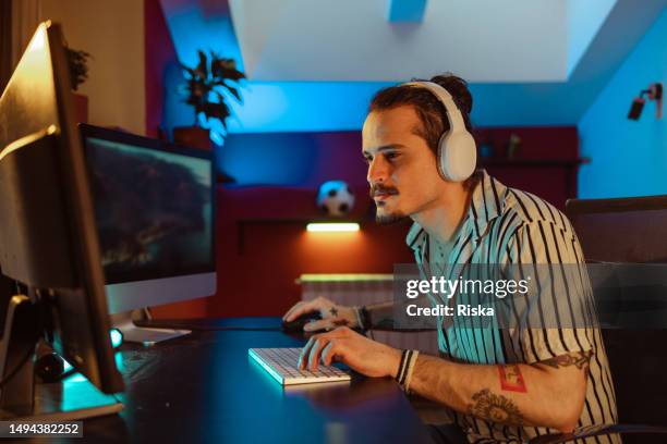 Computer Programergamer 198 Computer Game Programmer Stock Photos, High-Res Pictures, and ...