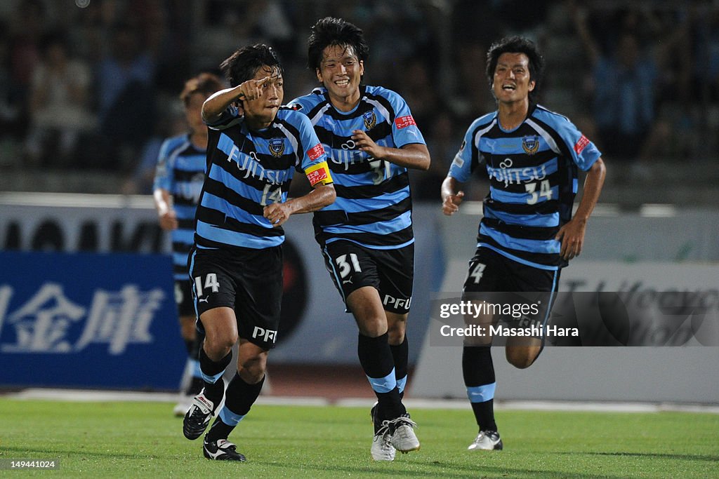 Kawasaki Frontale v Omiya Ardija - 2012 J.League
