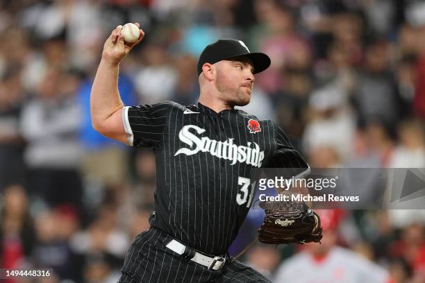 Liam Hendriks of the Chicago White Sox delivers a pitch against the Los Angeles Angels during the eighth inning at Guaranteed Rate Field on May 29,...