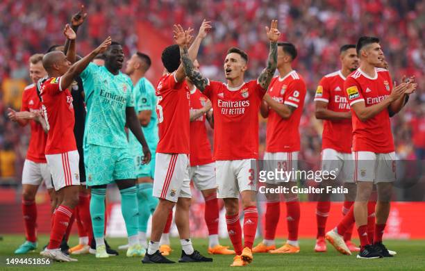 Alex Grimaldo of SL Benfica celebrates with teammates at the end of the Liga Portugal Bwin match between SL Benfica and CD Santa Clara at Estadio da...