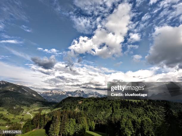 stunning viewpoint in the european alps - bluefootage fotografías e imágenes de stock