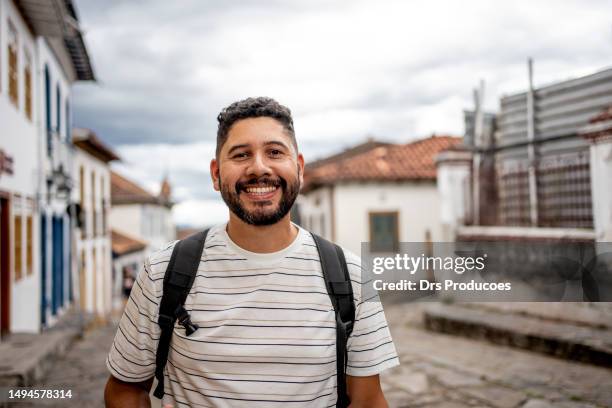 retrato turístico en ciudad histórica - cultura-brasileira fotografías e imágenes de stock