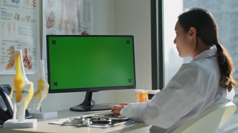 How Docor Use Computer 923 Doctor Computer Green Screen Stock Videos, Footage, & 4K Video ...