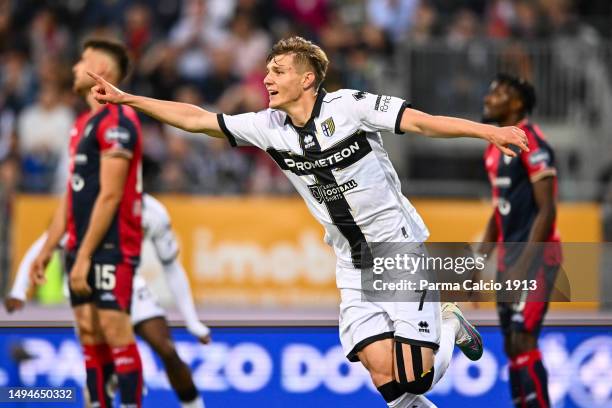 Adrian Benedyczak celebrates during the Serie B Playoffs match between Cagliari and Parma Calcio on May 30, 2023 in Cagliari, Italy.