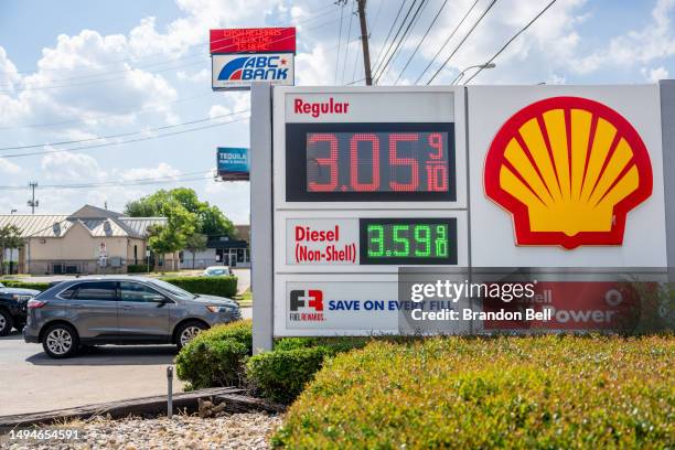 4,093 Petrol Station Shell Stock Photos, High-Res Pictures, and Images ...