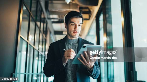coworking space - elektronische organiser stockfoto's en -beelden