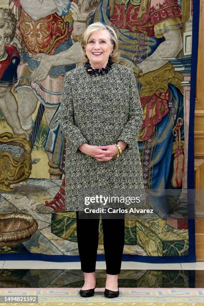 Hillary Clinton Body 5,627 Hillary Clinton Full Body Stock Photos, High-Res Pictures, and ...