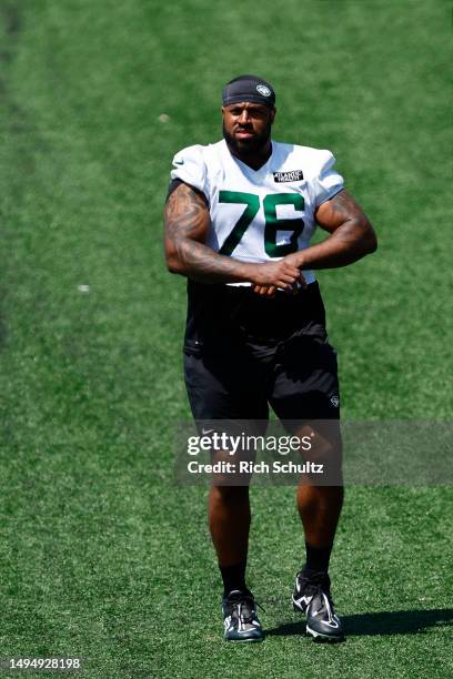 Duane Brown of the New York Jets warms up during the teams OTAs at Atlantic Health Jets Training Center on May 31, 2023 in Florham Park, New Jersey.