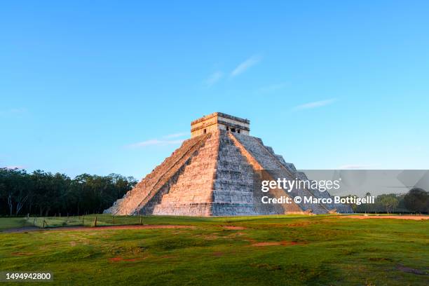 chichen itza archaeological site, mexico - património-mundial-da-unesco imagens e fotografias de stock