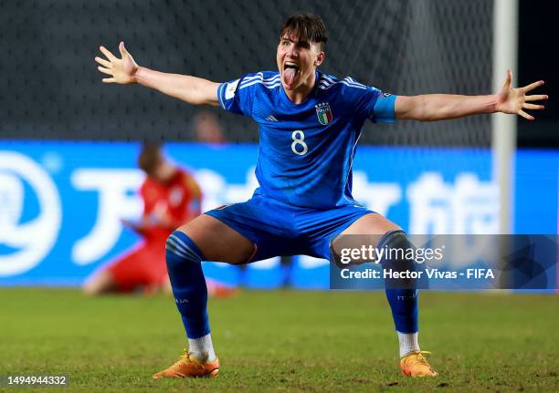 Cesare Casadei of Italy celebrates after winning the FIFA U-20 World Cup Argentina 2023 Round of 16 match between England and Italy at Estadio La...