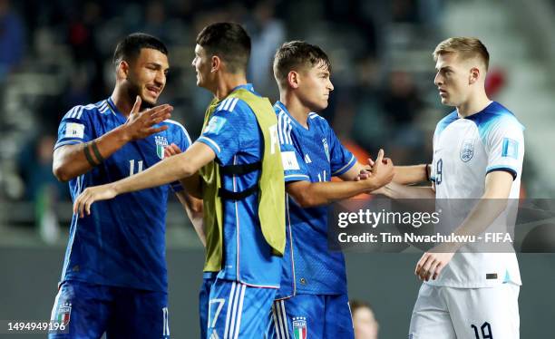 Daniele Montevago and Luca Lipani of Italy celebrates after winning the FIFA U-20 World Cup Argentina 2023 Round of 16 match between England and...