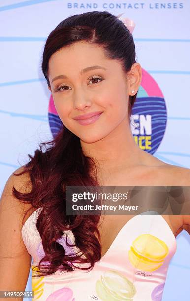 Ariana Grande arrives at the 2012 Teen Choice Awards at Gibson Amphitheatre on July 22, 2012 in Universal City, California.