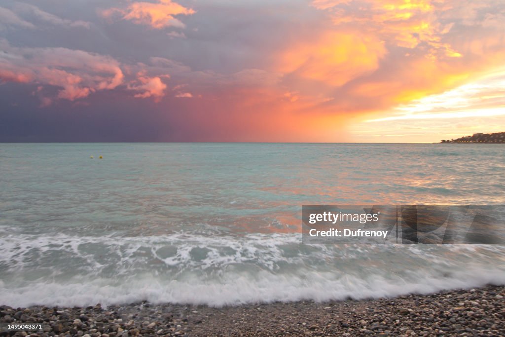 Waves in the Mediterranean, Menton