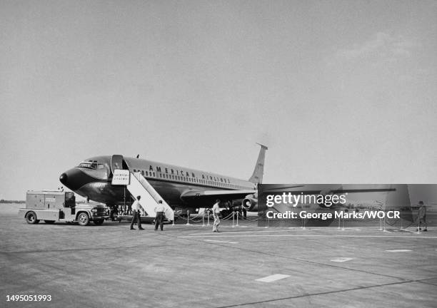 american airlines boeing 707 - aviacion vintage fotografías e imágenes de stock