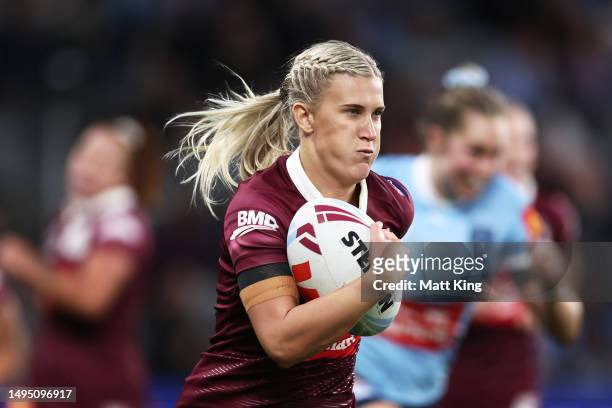 Shenae Ciesiolka of the Maroons makes a break during game one of the Women's State of Origin series between New South Wales and Queensland at...