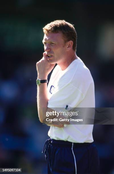 Preston North End manager David Moyes looks on during the Nationwide Division Two match on August 21st, 1999 in England.