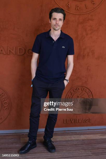 Raphaël Personnaz attends the 2023 French Open at Roland Garros on June 01, 2023 in Paris, France.