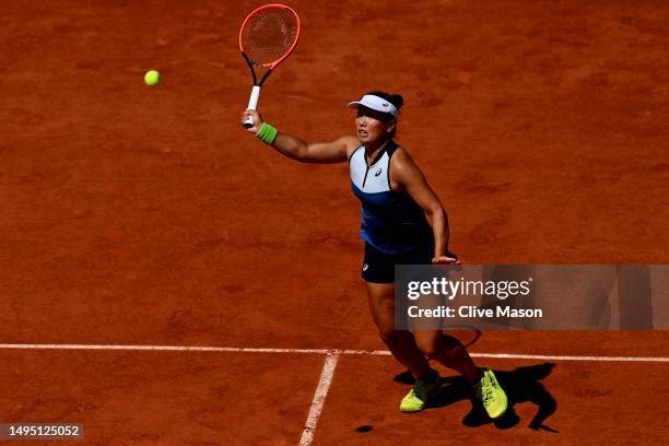 Claire Liu of United States plays a forehand against Iga Swiatek of Poland during the Women's Singles Second Round match on Day Five of the 2023...