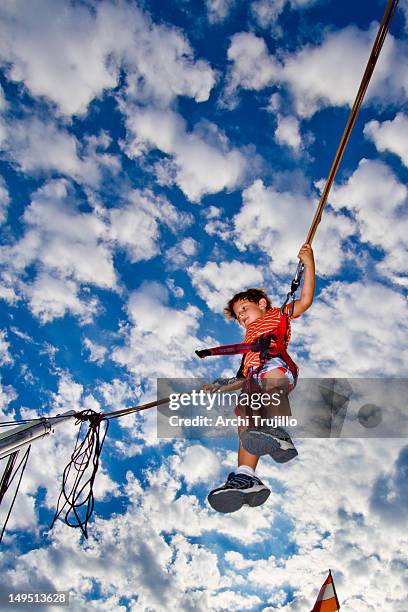 bungee trampoline - bunjee jumping stock-fotos und bilder